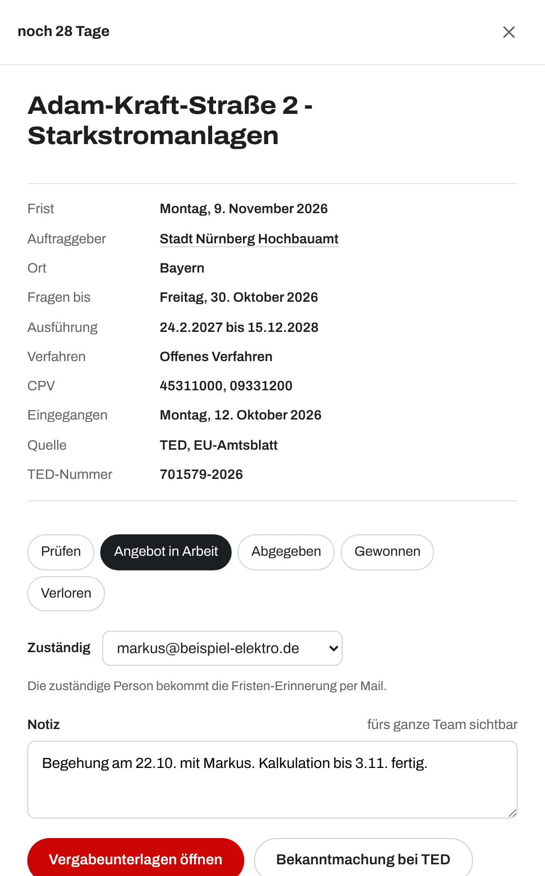 Detailansicht einer Ausschreibung mit Frist, Fragen bis, Ausführung, Verfahren, Status, Zuständigkeit und Notiz